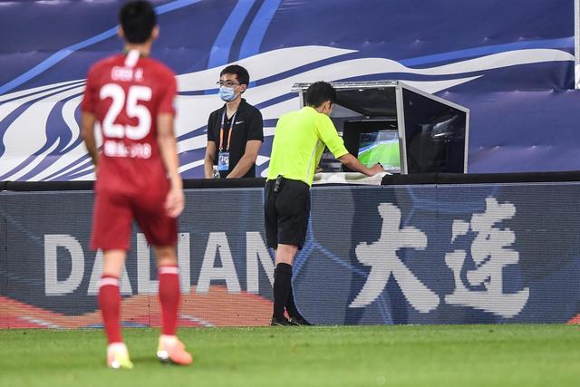 上海队官宣两外援人选 冯莱搭档费雷尔新赛季